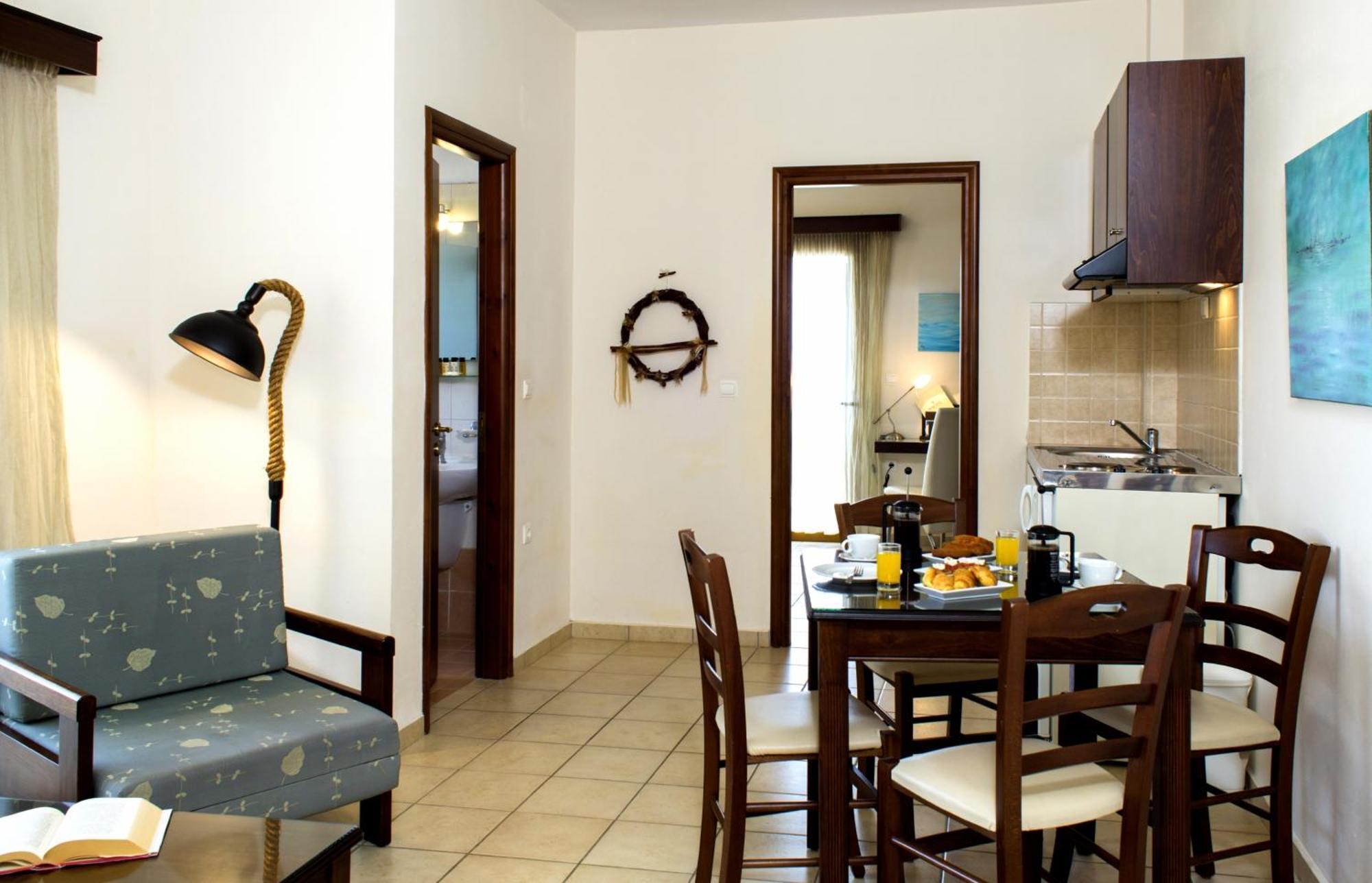 Aphrodite Aparthotel 2*